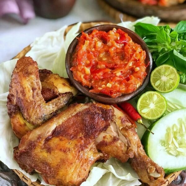 Ayam To' (Gepuk)